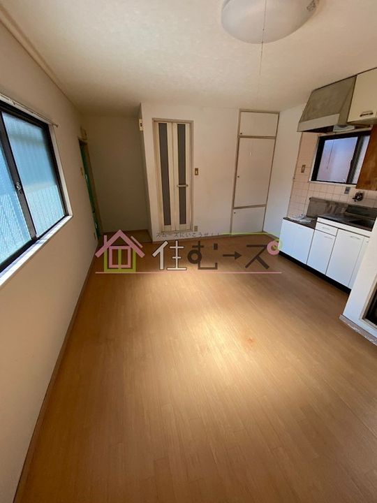 宝マンションの居間