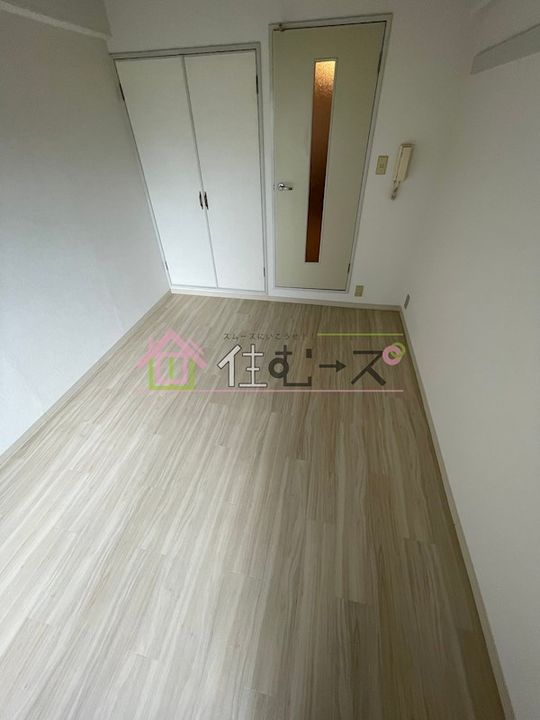 石田マンションの居間