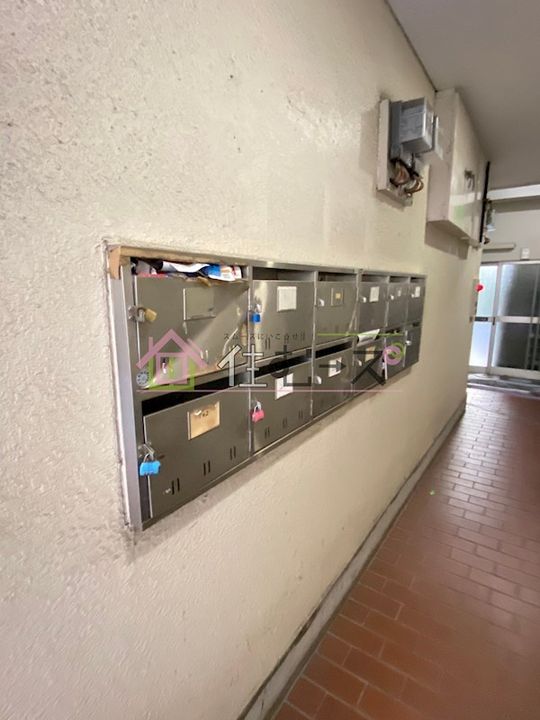 中崎ビルの玄関