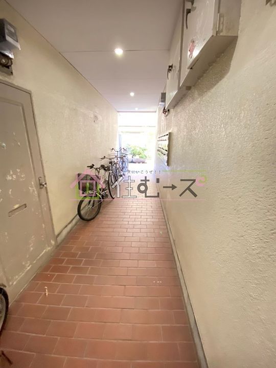 中崎ビルの玄関