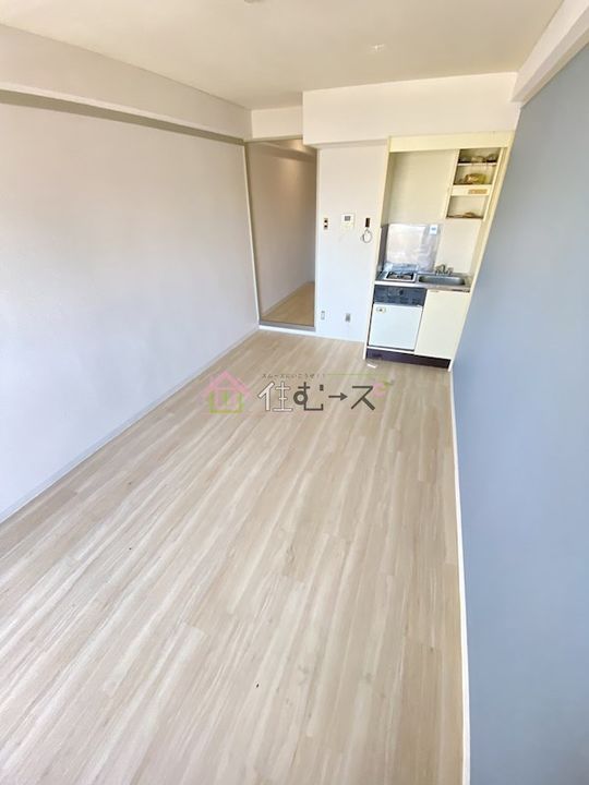 栄瑞光マンションの居間