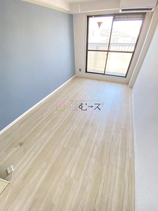 栄瑞光マンションの居間