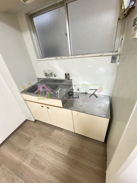 アバンス三先のキッチン