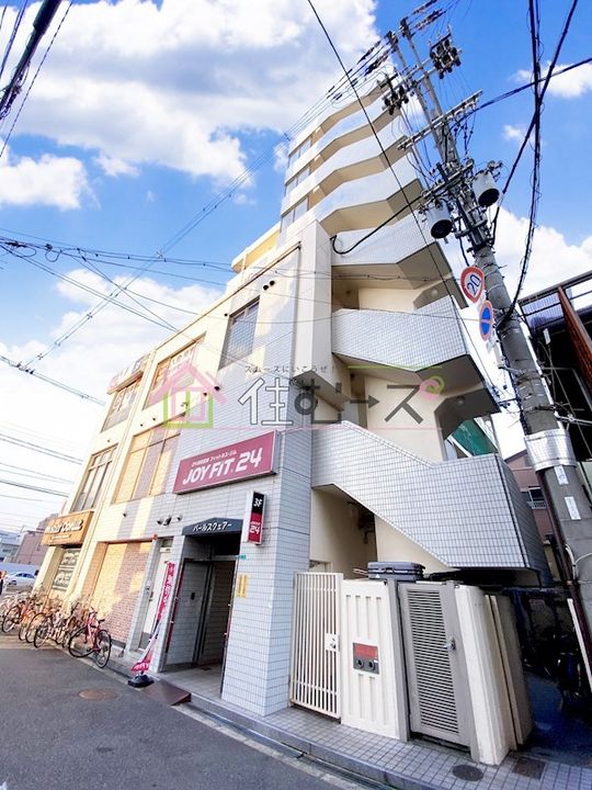 パールスクエアーの外観