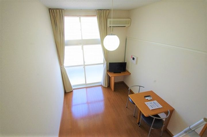 レオパレスメルツェIVの居間