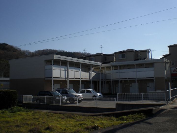 レオパレスエストの外観