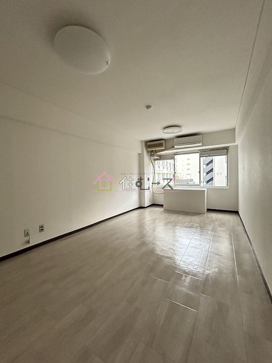 新大阪コーポビアネーズの居間