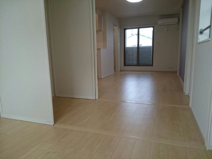 大阪府堺市西区浜寺石津町東3丁(アパート)の賃貸物件の居間