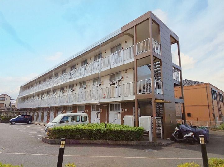 レオパレスグランデ泉Bの外観