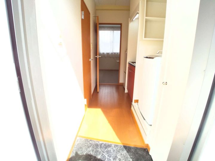 レオパレスコンフォートの玄関