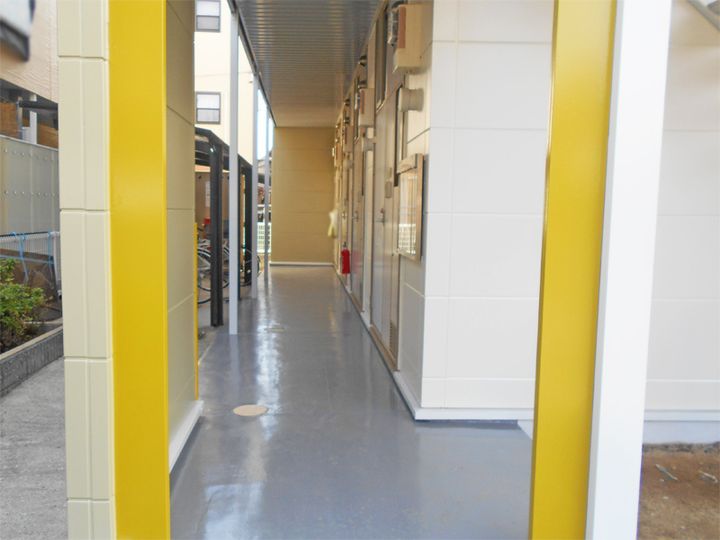 レオパレスプラムIの玄関