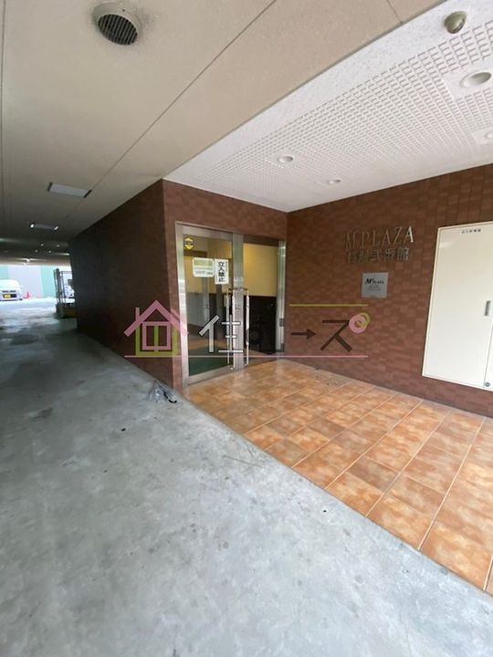 M’プラザ長堀弐番館の玄関