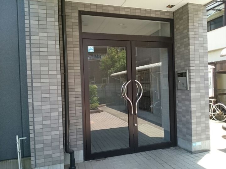 アンソレイエの玄関
