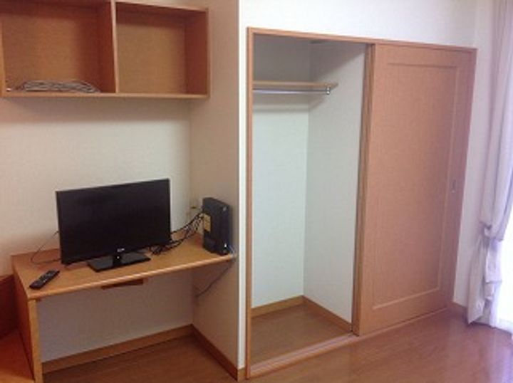 レオパレスコンフォール メゾンの居間