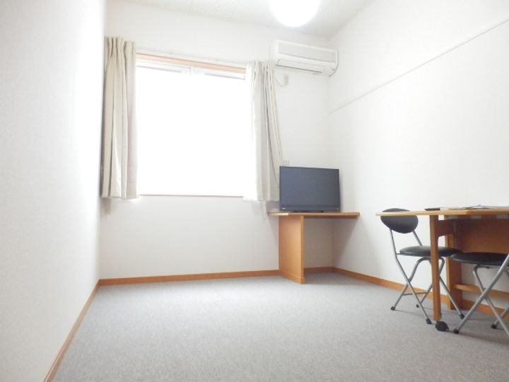 レオパレスホープ21の居間