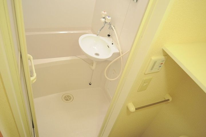 レオパレスリヴァースクェアの風呂