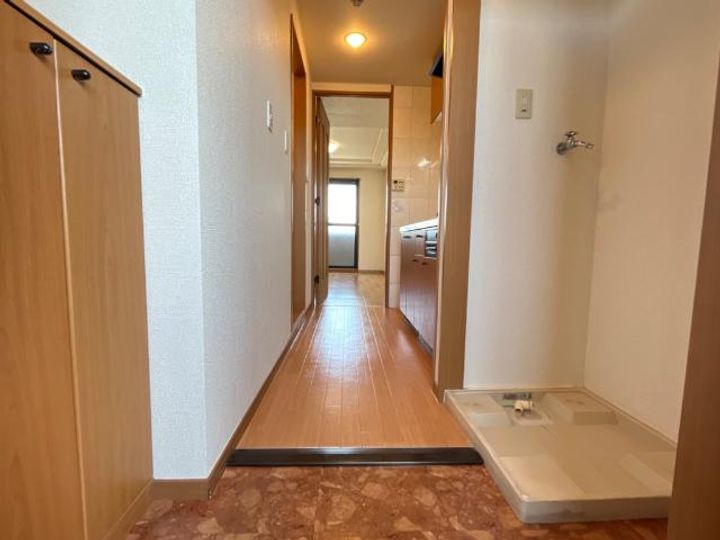 コンフォール深田の玄関