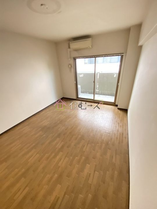 パークハイムうつぼの居間