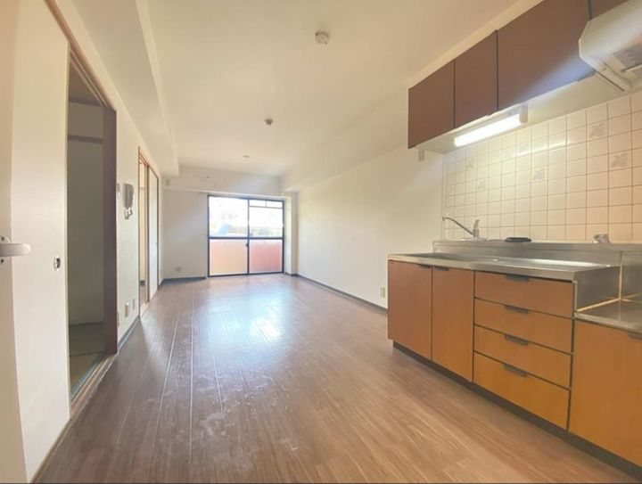 シャルム千里丘の居間