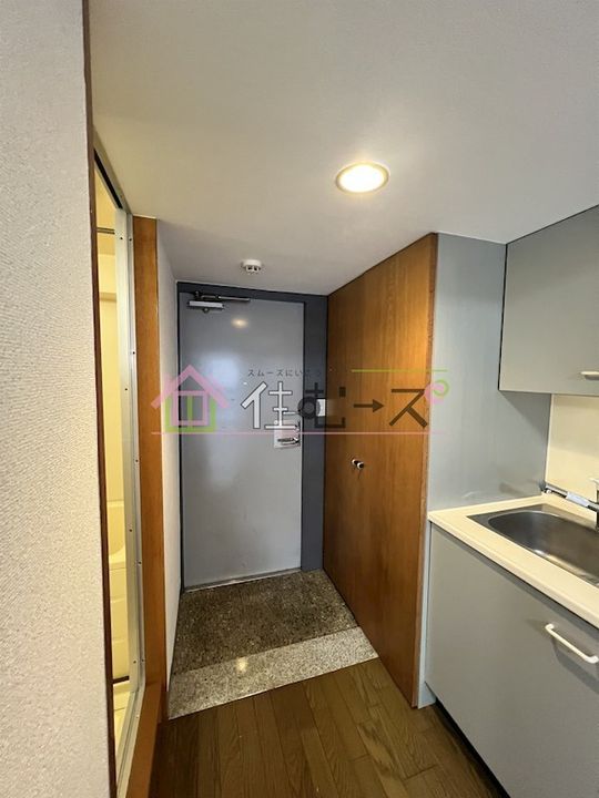 ガーデン弁天町の玄関