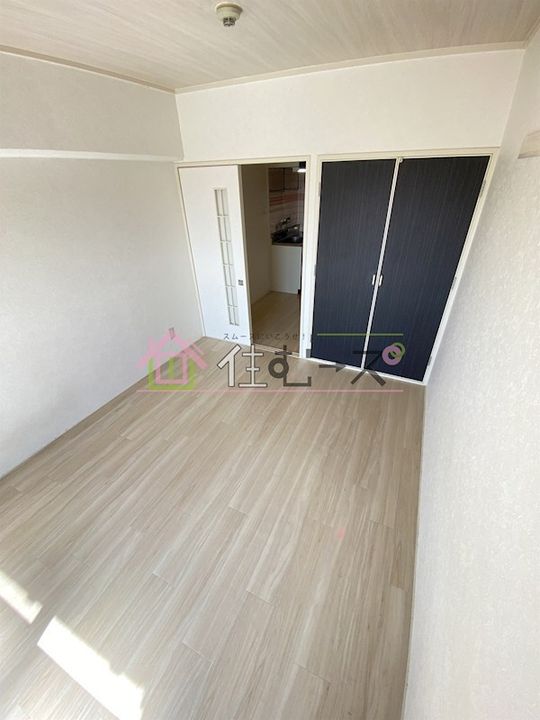 東洋プラザ泉尾の居間