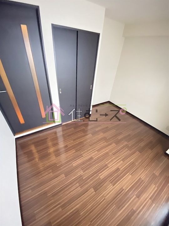 インペリアル靭本町の居間