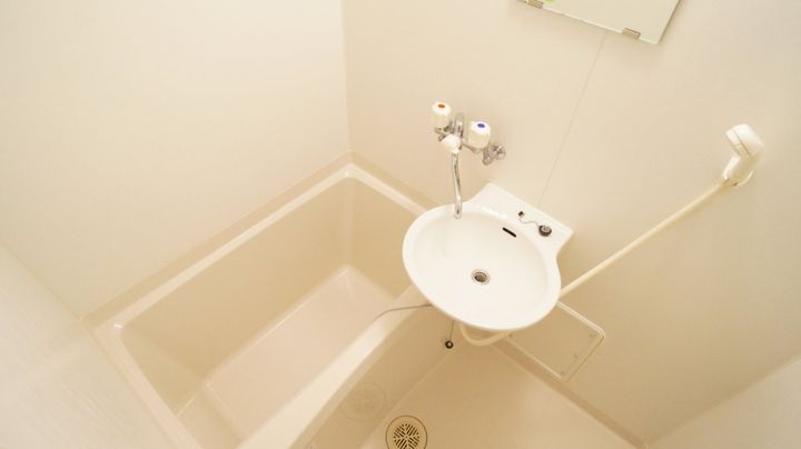 レオパレスWINの風呂