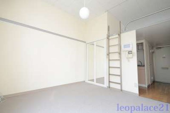 レオパレスフェリーチェの居間