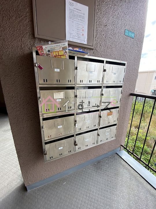 毛利マンションの玄関