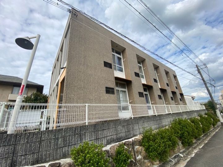 レオパレス花屋敷の外観