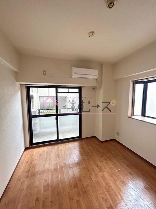 エクセレント上新8の居間