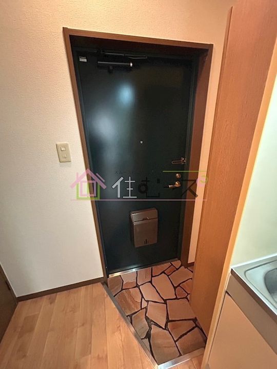 エクセレント上新8の玄関