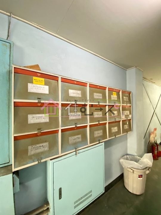 吉田ビルの玄関