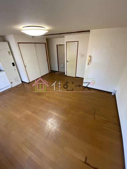 吉田ビルの居間