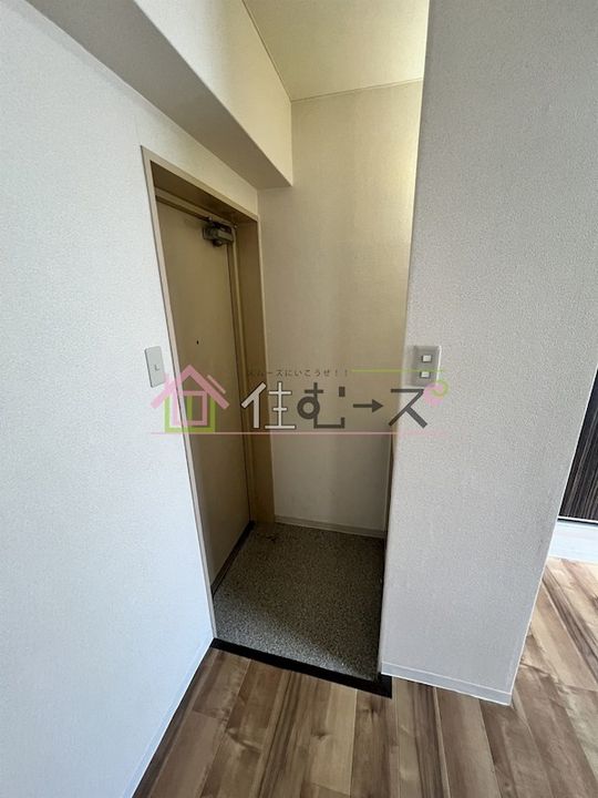 BM北堀江の玄関