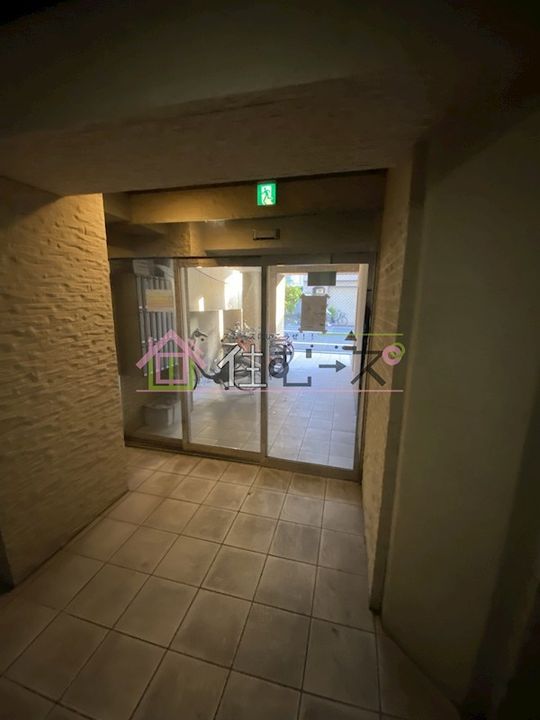 エクセレント大国町の玄関