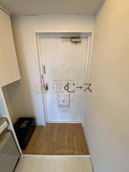 メゾンルリエルの玄関