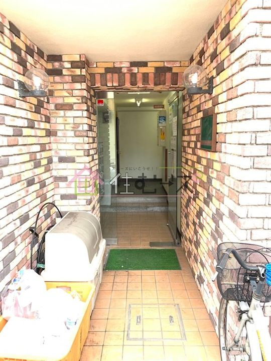 フォレストゲート岸里東の玄関