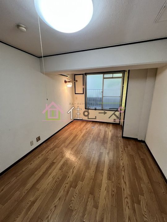 フォレストゲート岸里東の居間