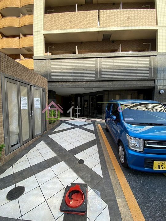 スワンズシティ大阪WESTの玄関