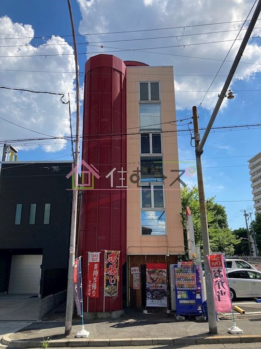 エソールビルの周辺