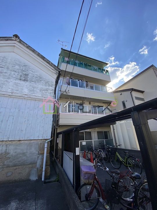 朝日マンションの外観