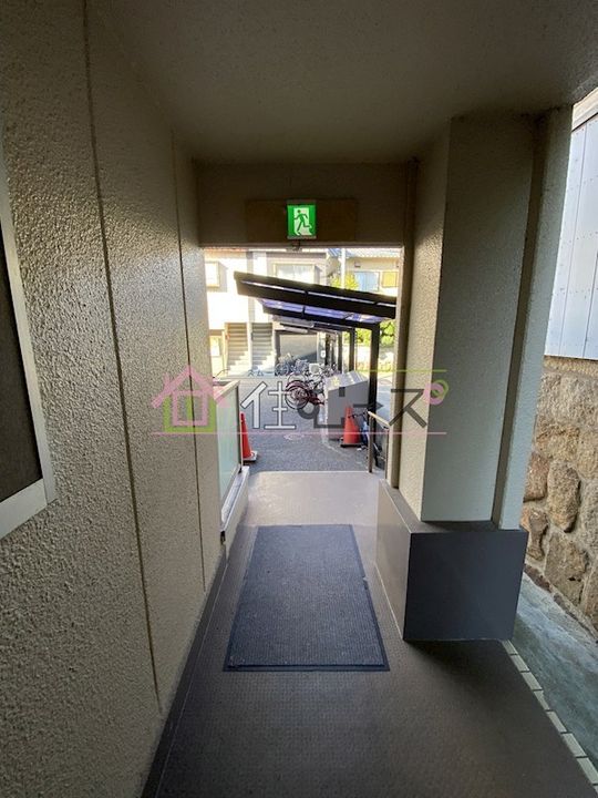 朝日マンションの玄関