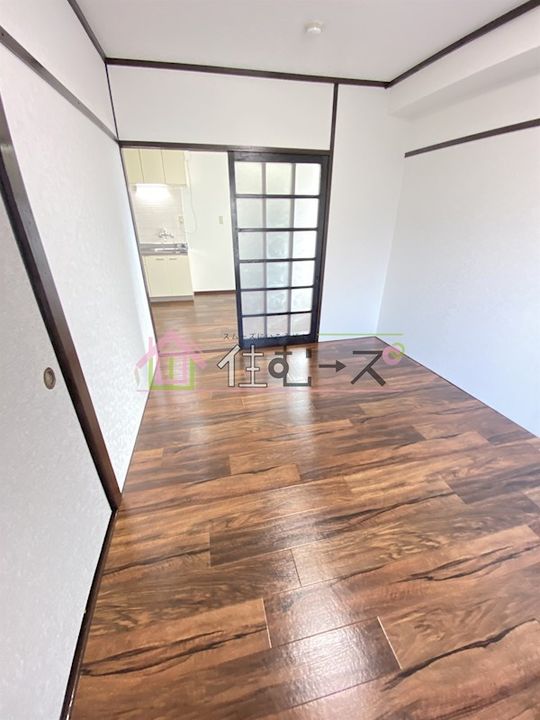 朝日マンションの居間