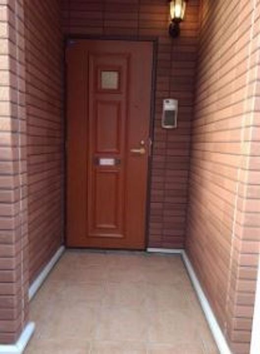 ピュアネス今泉Iの玄関