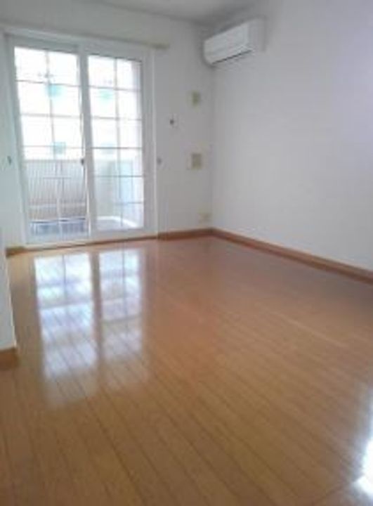 ピュアネス今泉Iの居間