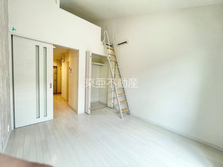 Modern Palazzo光の森205の居間