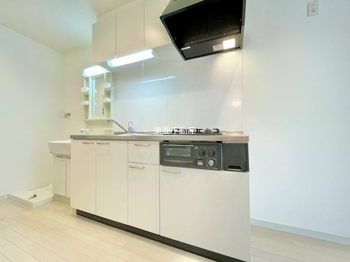 Modern Palazzo光の森101のキッチン