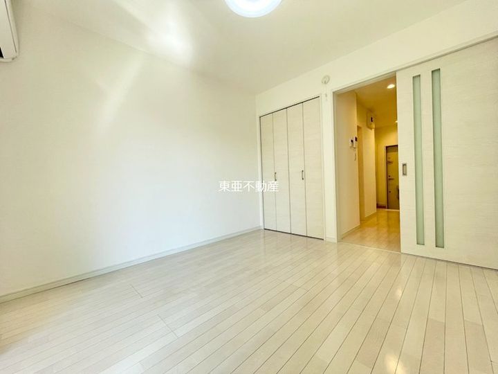 Modern Palazzo光の森101の居間