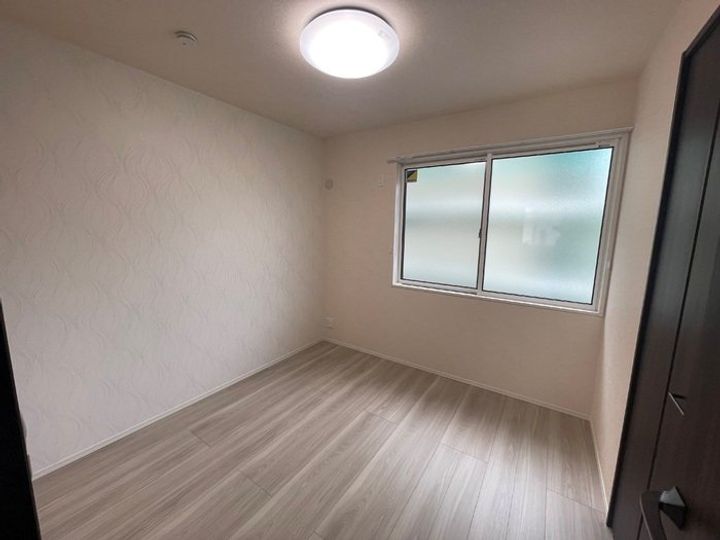 レスア柏崎IIIの居間